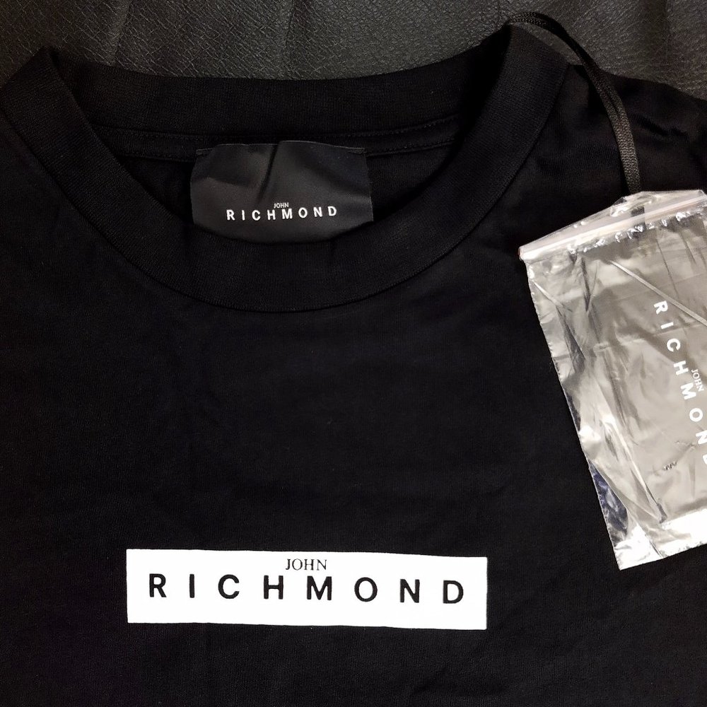 BRAND NEW JOHN RICHMOND BLACK T-SHIRT